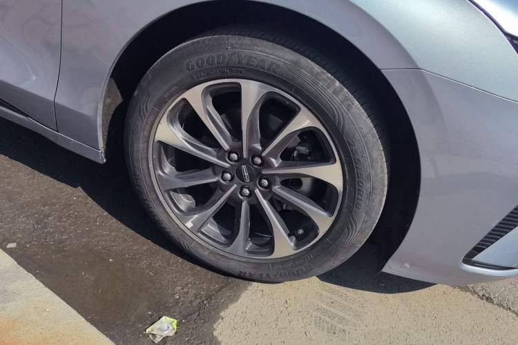 Used Lincoln Z 2022 iXiang Deluxe Edition Right Front Wheel Hub