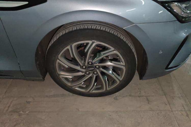 Used Lincoln Z 2022 Facelift iEnjoy Luxury Edition Right Front Wheel Hub