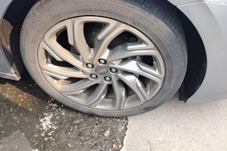 Used Lincoln Z 2022 Facelift iEnjoy Luxury Edition Right Front Wheel Hub