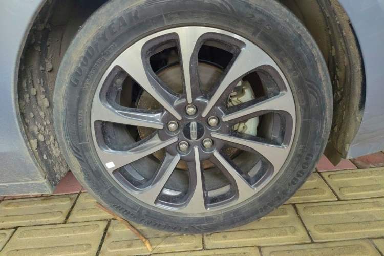 Used Lincoln Z 2022 Facelift iEnjoy Deluxe Edition Right Front Wheel Hub