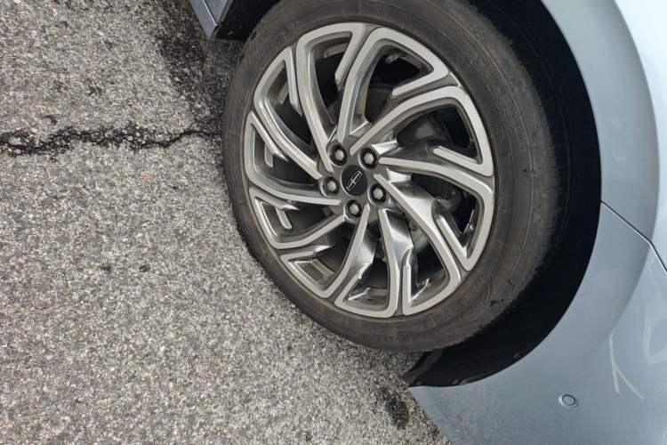 Used Lincoln Z 2022 Facelift iEnjoy Luxury Edition Right Front Wheel Hub