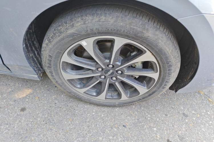 Used Lincoln Z 2022 Facelift iEnjoy Deluxe Edition Right Front Wheel Hub
