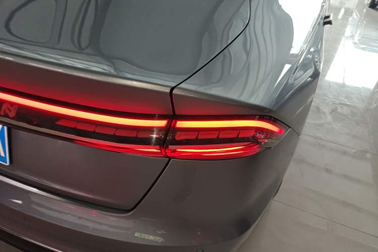 Used Lincoln Z 2022 iXiang Deluxe Edition Right Rear Taillight