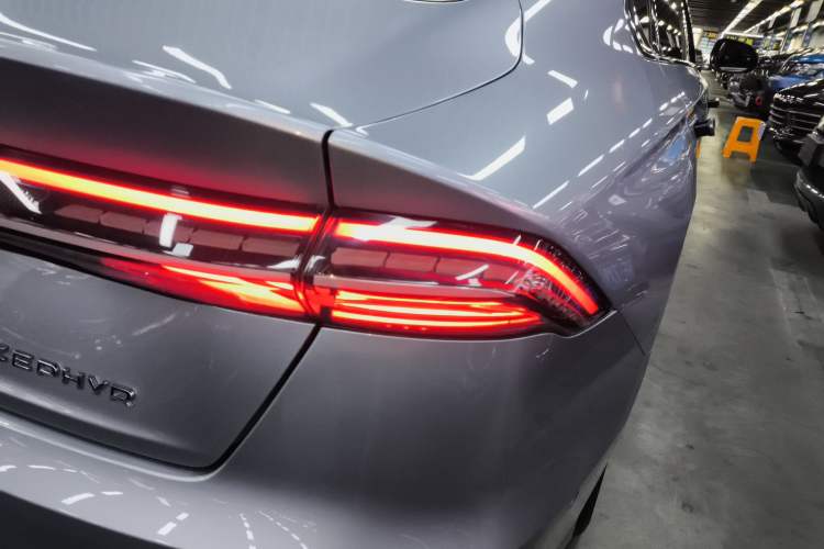 Used Lincoln Z 2022 iEnjoy Luxury Edition Right Rear Taillight