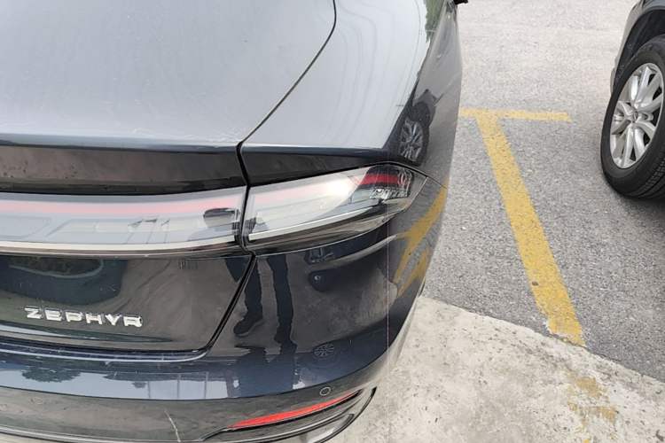 Used Lincoln Z 2022 iKoo Centennial Limited Edition Right Rear Taillight