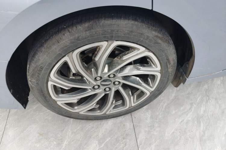 Used Lincoln Z 2022 iEnjoy Prestige Edition Right Rear Wheel Hub