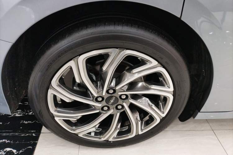 Used Lincoln Z 2022 iXiang Zunyi Edition Right Rear Wheel Hub