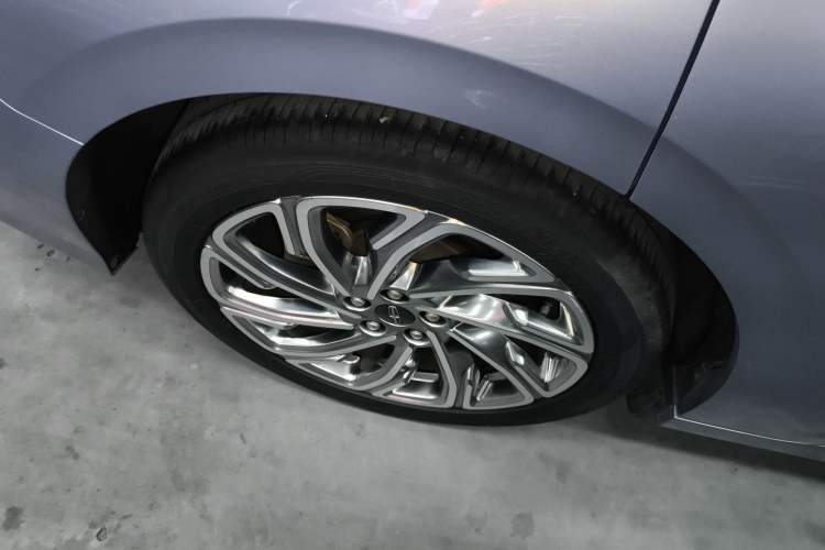 Used Lincoln Z 2022 iEnjoy Luxury Edition Right Rear Wheel Hub