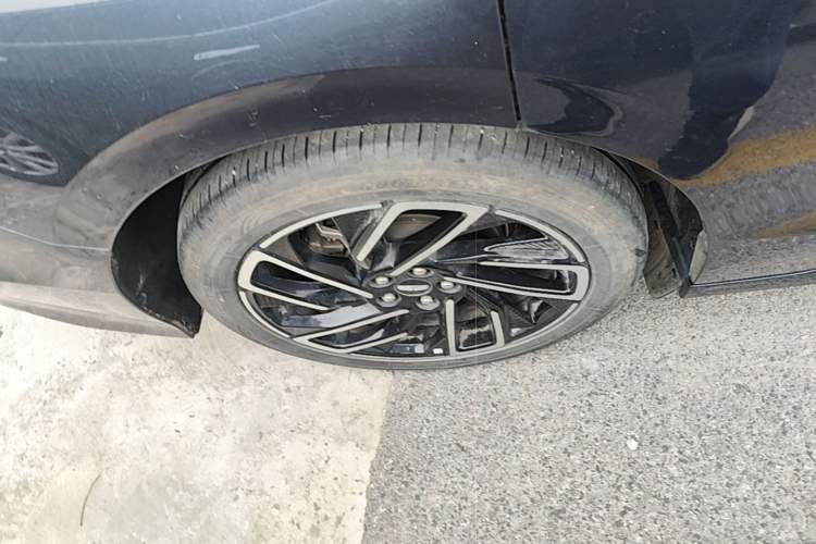 Used Lincoln Z 2022 iKoo Centennial Limited Edition Right Rear Wheel Hub