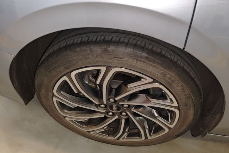 Used Lincoln Z 2022 iEnjoy Prestige Edition Right Rear Wheel Hub