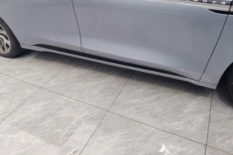 Used Lincoln Z 2022 iEnjoy Prestige Edition Right Side Sill
