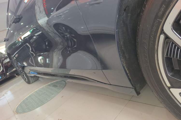 Used Lincoln Z 2022 iKoo Centennial Limited Edition Right Side Sill