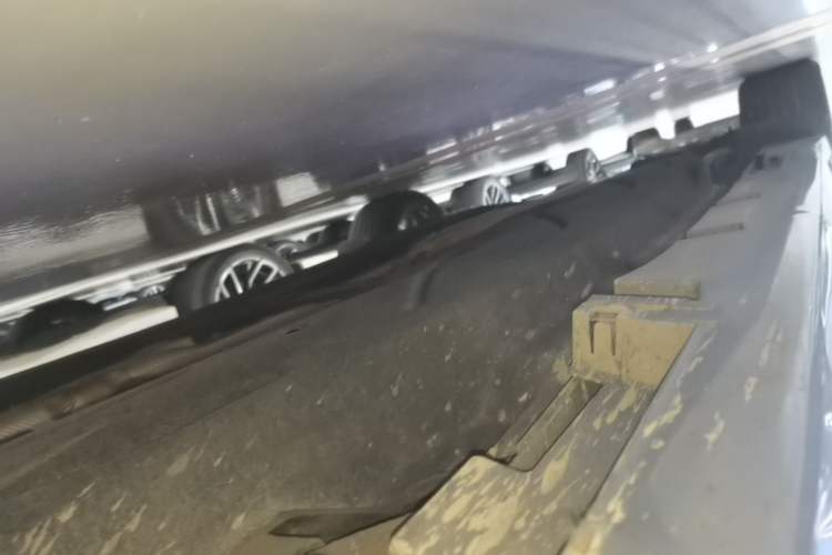 Used Lincoln Z 2022 iEnjoy Luxury Edition Right Side Sill