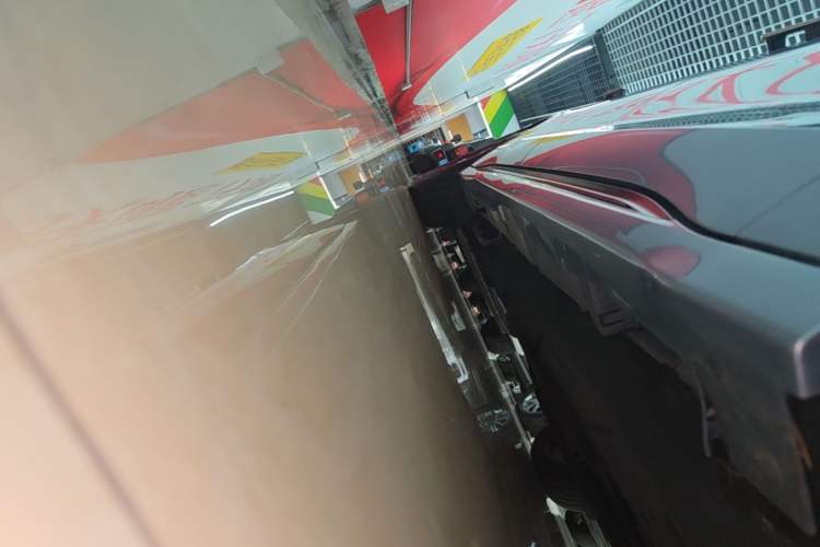 Used Lincoln Z 2022 iXiang Luxury Edition Right Side Sill