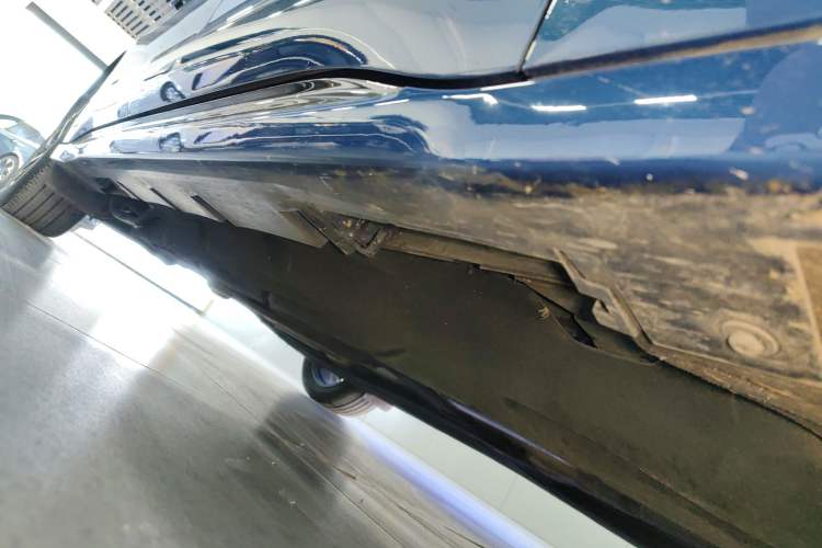 Used Lincoln Z 2022 iKoo Luxury Edition Right Side Sill
