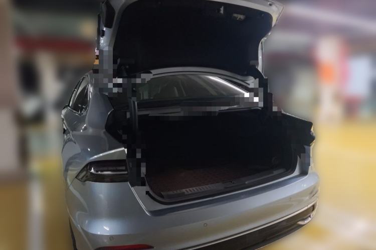 Used Lincoln Z 2022 iXiang Luxury Edition Trunk