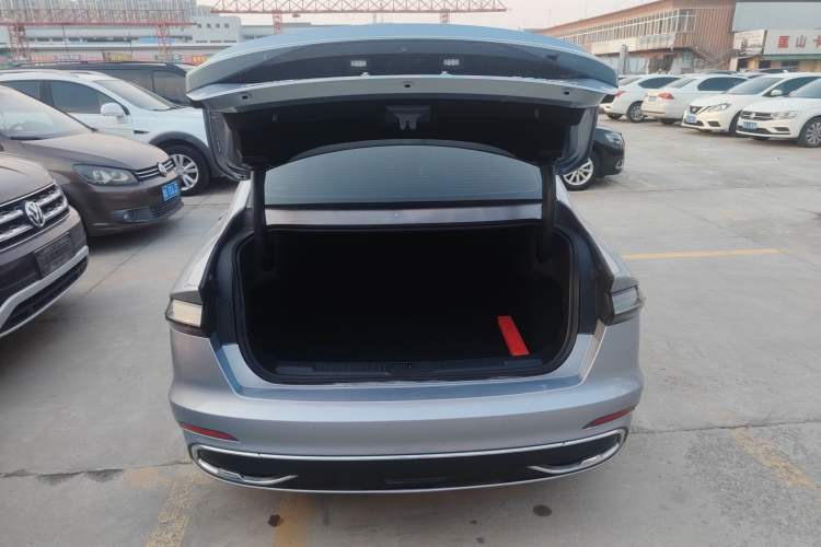 Used Lincoln Z 2022 iXiang Deluxe Edition Trunk