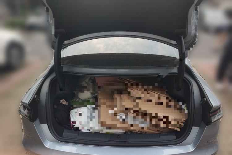 Used Lincoln Z 2022 iXiang Luxury Edition Trunk
