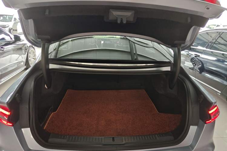 Used Lincoln Z 2022 iXiang Deluxe Edition Trunk