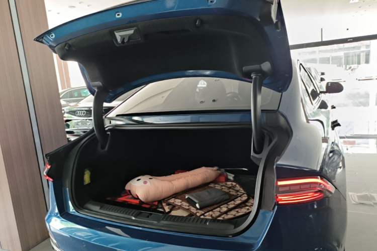 Used Lincoln Z 2022 iKoo Luxury Edition Trunk