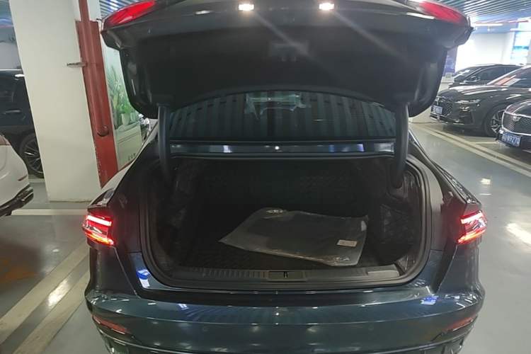Used Lincoln Z 2022 iKoo Centennial Limited Edition Trunk