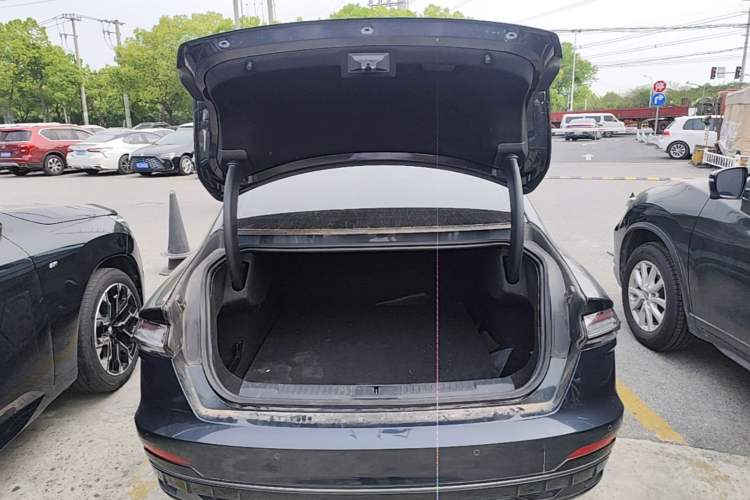 Used Lincoln Z 2022 iKoo Centennial Limited Edition Trunk
