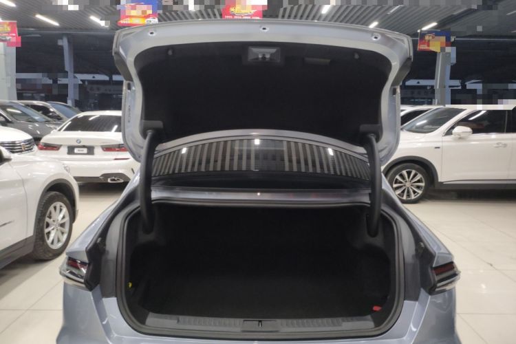 Used Lincoln Z 2022 iXiang Luxury Edition Trunk