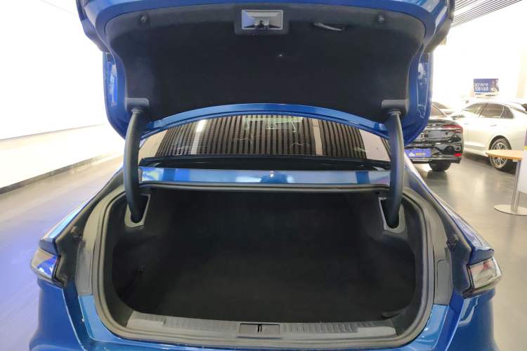 Used Lincoln Z 2022 iKoo Luxury Edition Trunk