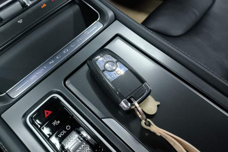 Used Lincoln Z 2022 iEnjoy Luxury Edition Vehicle Key