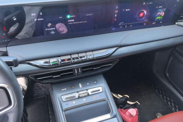 Used Lincoln Z 2022 iXiang Luxury Edition Audio And AC Panel
