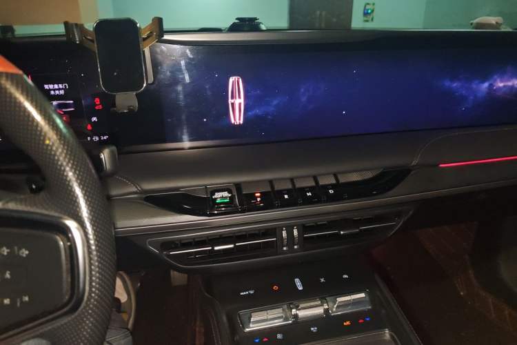 Used Lincoln Z 2022 iXiang Luxury Edition Audio And AC Panel
