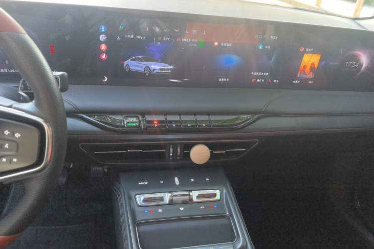 Used Lincoln Z 2022 iXiang Luxury Edition Audio And AC Panel