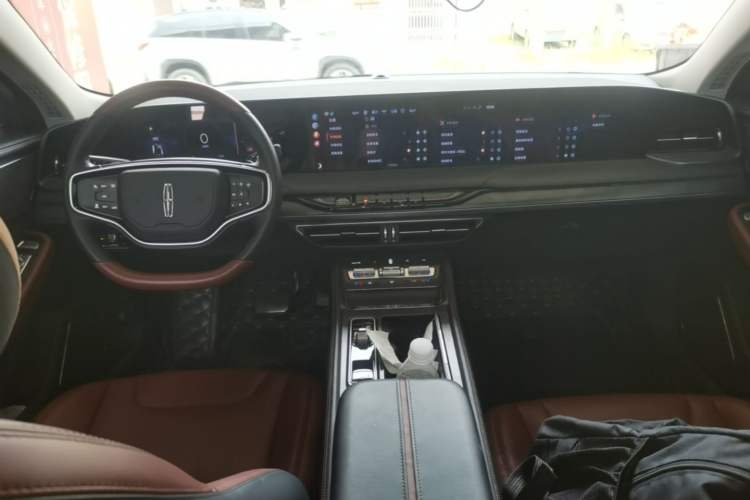 Used Lincoln Z 2022 iXiang Luxury Edition Center Console