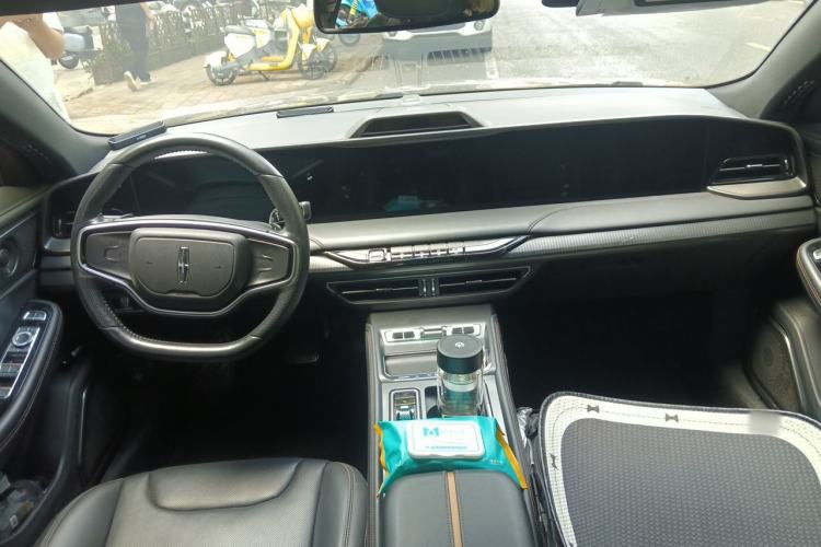 Used Lincoln Z 2022 iCool Luxury Edition Center Console