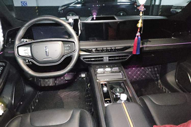 Used Lincoln Z 2022 iCool Luxury Edition Center Console