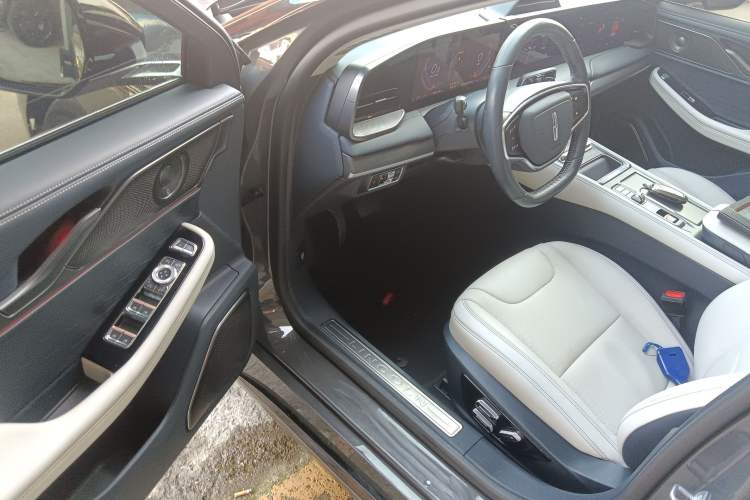 Used Lincoln Z 2022 iEnjoy Luxury Edition Driver Seat