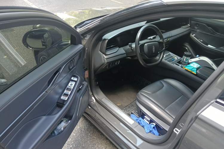 Used Lincoln Z 2022 iCool Luxury Edition Driver Seat