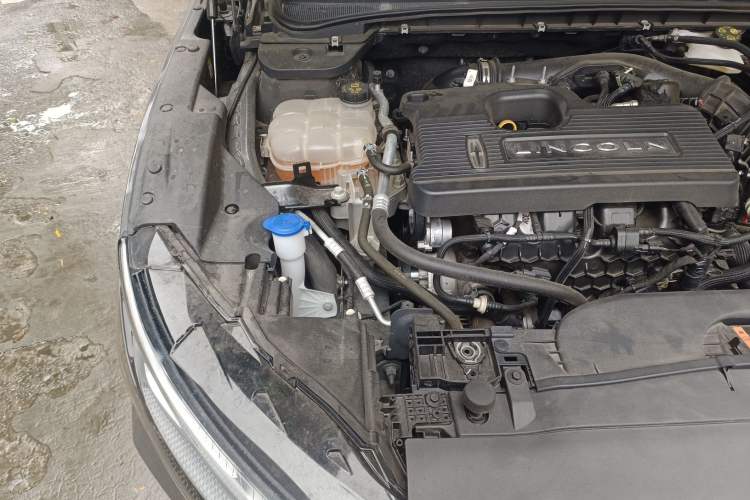 Used Lincoln Z 2022 iEnjoy Luxury Edition Engine Bay Right
