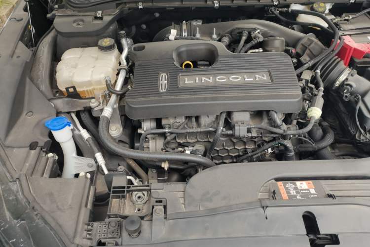 Used Lincoln Z 2022 iXiang Luxury Edition Engine Bay Right