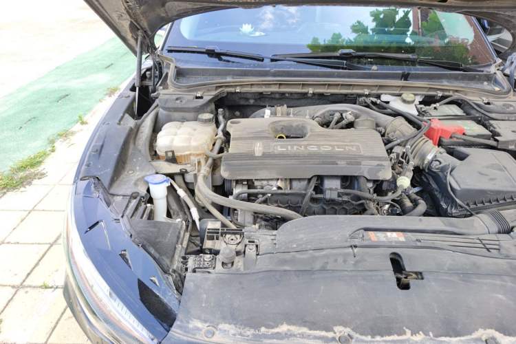 Used Lincoln Z 2022 iEnjoy Luxury Edition Engine Bay Right