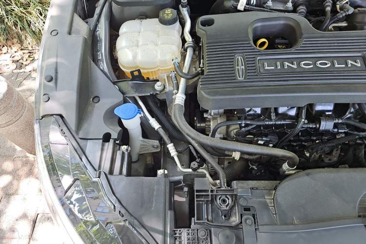 Used Lincoln Z 2022 iKoo Luxury Edition Engine Bay Right