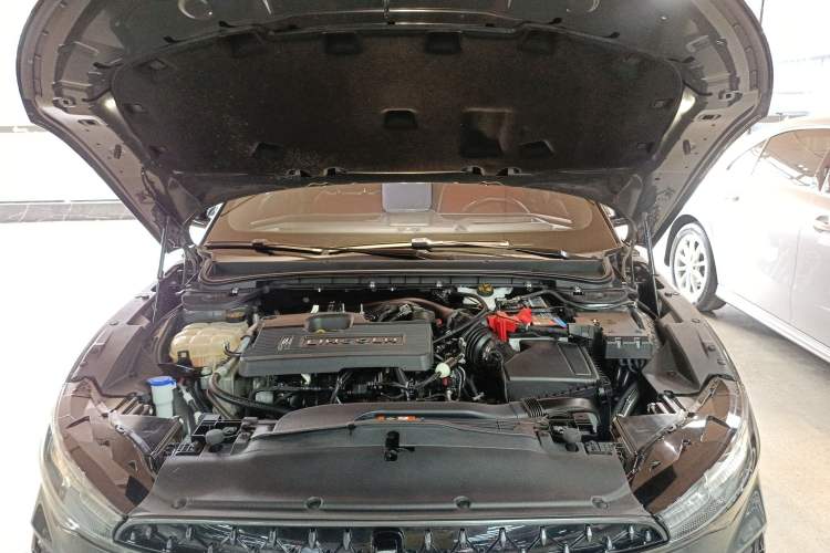 Used Lincoln Z 2022 iCool Prestige Edition Engine Bay
