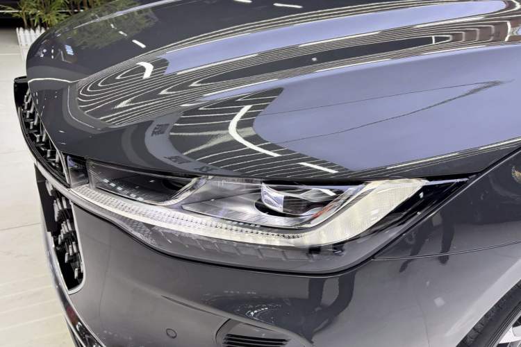 Used Lincoln Z 2022 iXiang Deluxe Edition Exterior 4
