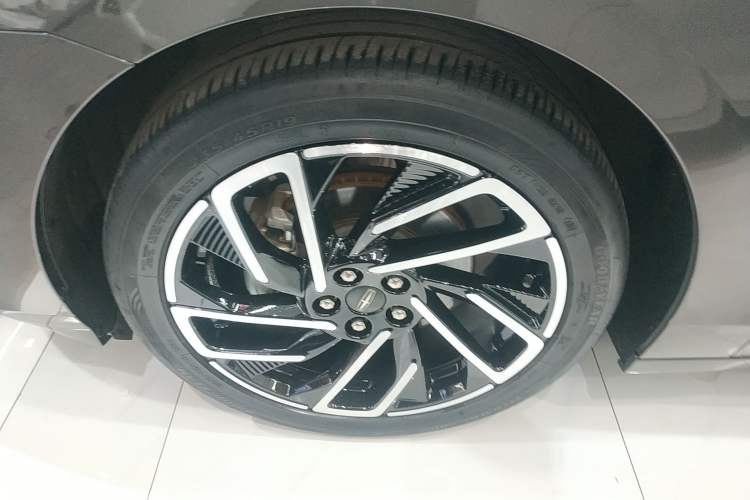 Used Lincoln Z 2022 Facelift iCool Luxury Edition Exterior 7