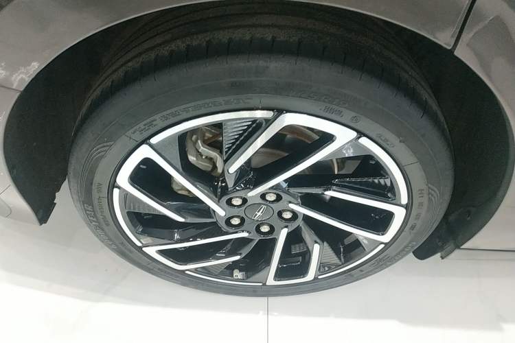 Used Lincoln Z 2022 Facelift iCool Luxury Edition Exterior 8