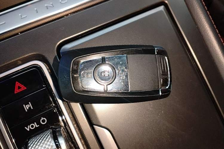 Used Lincoln Z 2022 iXiang Luxury Edition Interior 1