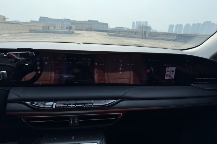 Used Lincoln Z 2022 iXiang Luxury Edition Interior 2