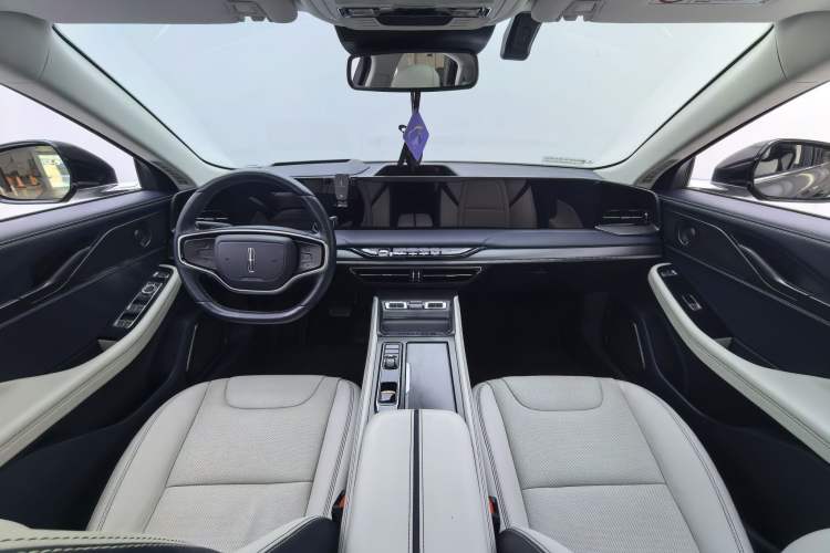 Used Lincoln Z 2022 iEnjoy Luxury Edition Interior 3