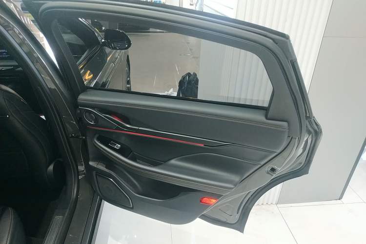 Used Lincoln Z 2022 Facelift iCool Luxury Edition Interior 6