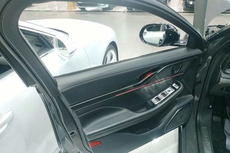 Used Lincoln Z 2022 Facelift iCool Luxury Edition Interior 7